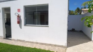 casa à venda em Imbassaí área de serviço