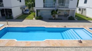 casa à venda em Imbassaí condomínio com piscina