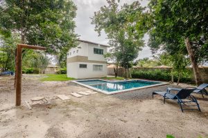 Casa com piscina para alugar em Imbassaí