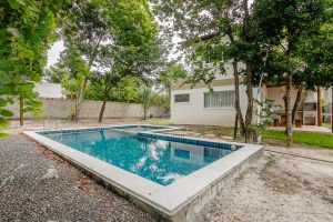 Casa com piscina para alugar em Imbassaí