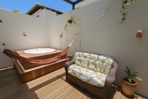 Jacuzzi privativa no bangalô Imbassaí Privilege