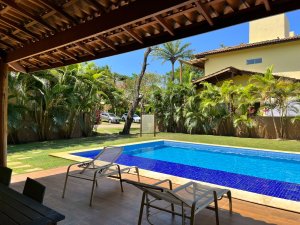 Casa em condomínio à venda em Imbassaí