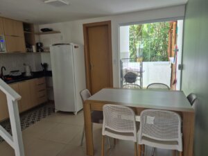 apartamento 2 suítes Imbassaí cozinha