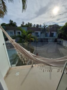 apartamento 2 suítes Imbassaí varanda