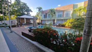 apartamento 2 suítes Imbassaí piscina