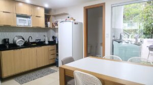 apartamento 2 suítes Imbassaí cozinha