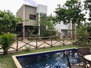 Fachada da casa com 2 suítes em Imbassaí