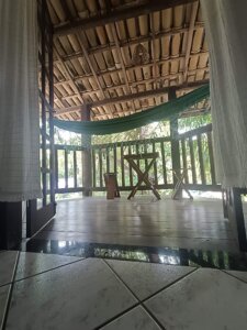 Apartamento com varanda em Imbassaí