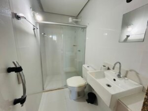 Banheiro Duplex com 3 Suítes em Imbassaí 112m2