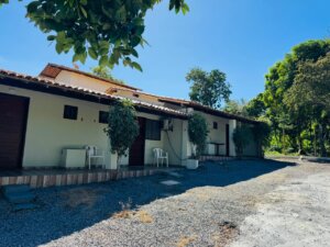 Apartamento térreo 2 suítes Imbassai