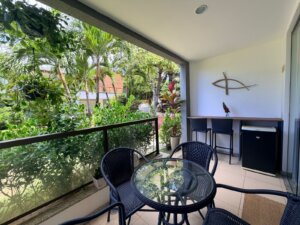 Apartamento com 1 quarto e deck
