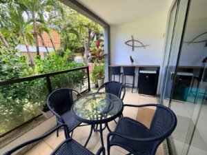 Apartamento com 1 quarto e deck