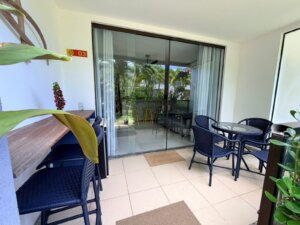 Apartamento com 1 quarto e deck