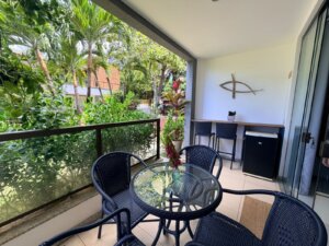 Apartamento com 1 quarto e deck