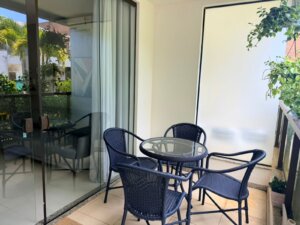 Apartamento com 1 quarto e deck