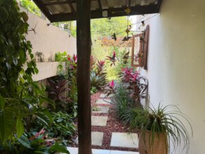 Área externa casa mobiliada à venda em Imbassai