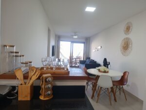 Sala de estar do apartamento de 79,29 m² no Residencial Oahu